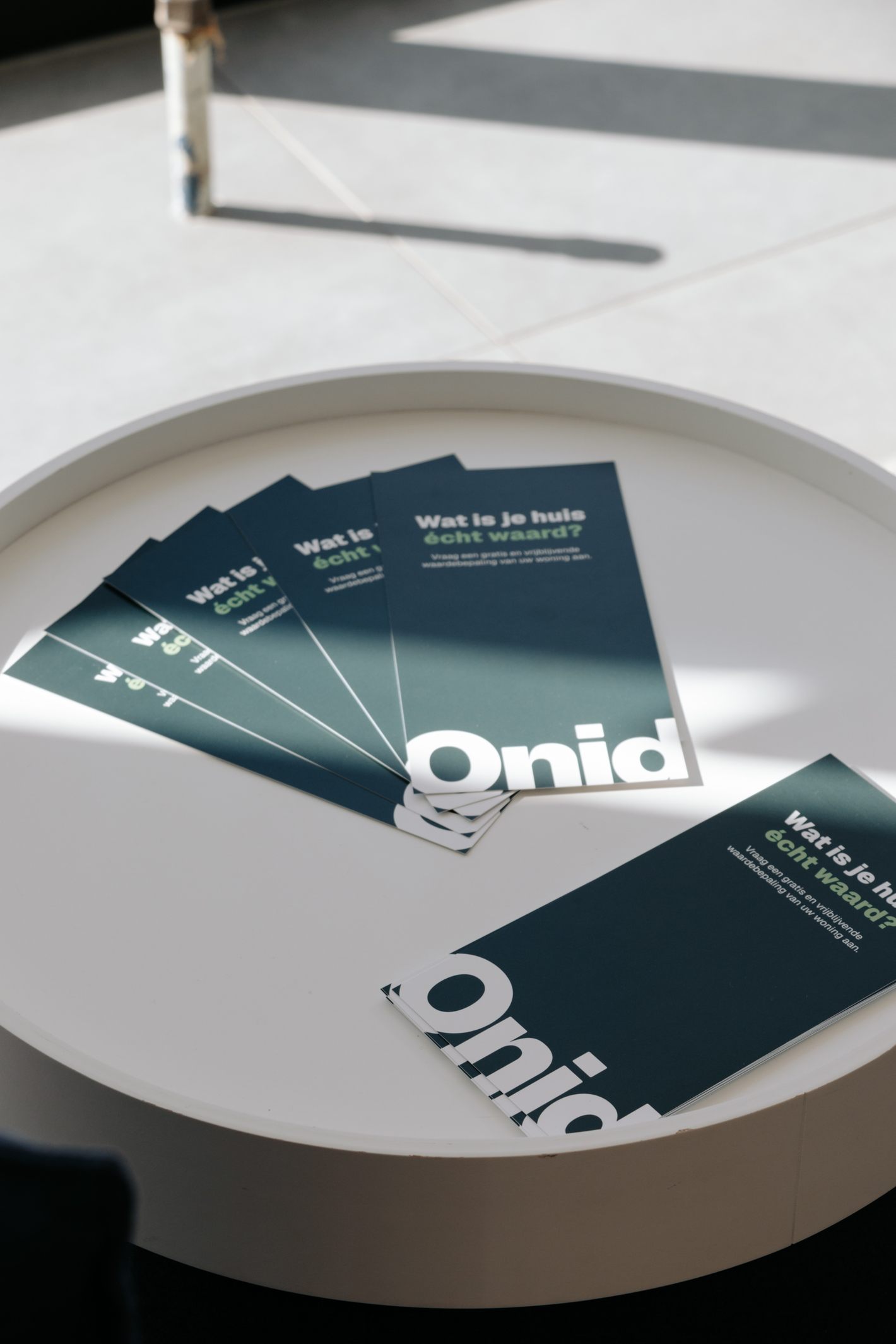 Waardebepaling flyers op tafel